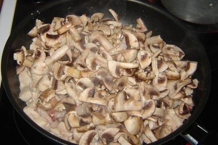 Куриное филе с грибами и корейкой: шаг 5