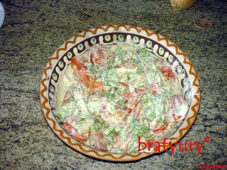 Салат из ботвы редиса с другими овощами. в данном случае - с помидорами.: шаг 7