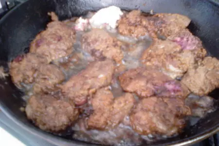 Горячая закуска "куриная печень с хрустящей корочкой + жареные с луком грибы"                ": шаг 4