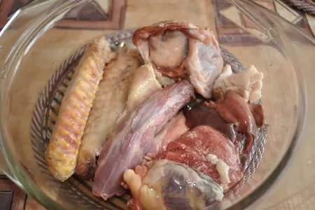 Кислые щи с утиными потрошками и черносливом.: шаг 1