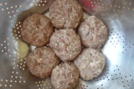 Колобки с мясом и кунжутом: шаг 9