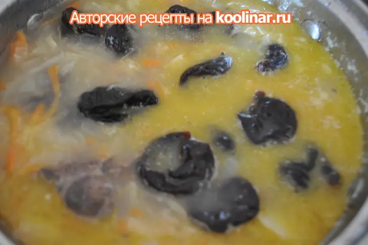 Кислые щи с утиными потрошками и черносливом.: шаг 7