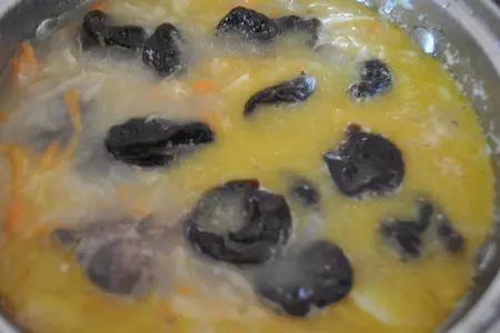 Кислые щи с утиными потрошками и черносливом.: шаг 7