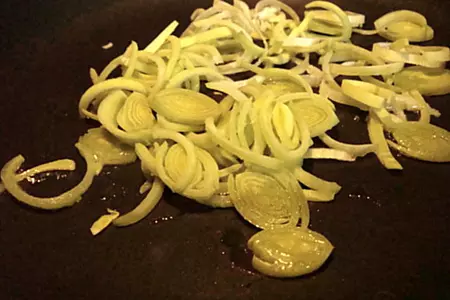 Овощной салат с грибами: шаг 2
