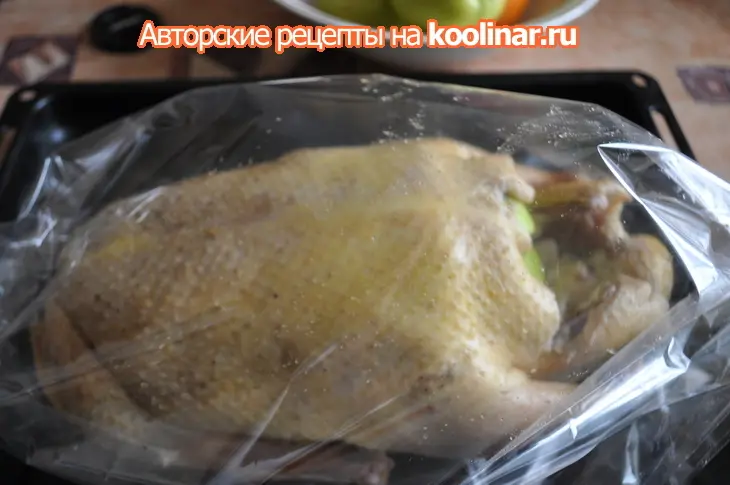 Утка с яблоками, запечённая в "рукаве" или обед выходного дня.: шаг 3
