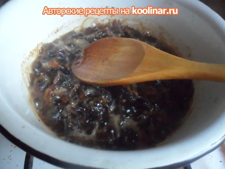 Манный пирог с финиками: шаг 3