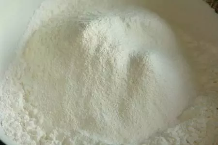 Торт "коробочка с косметикой" для юной модницы + бонус торт "лунтик и его друзья": шаг 2