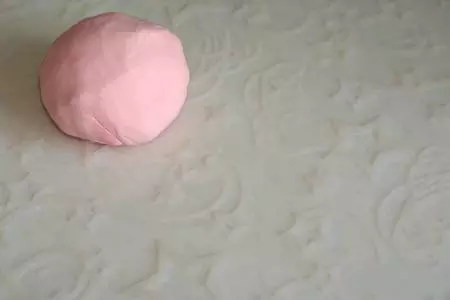 Торт "коробочка с косметикой" для юной модницы + бонус торт "лунтик и его друзья": шаг 6