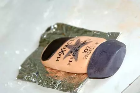 Торт "коробочка с косметикой" для юной модницы + бонус торт "лунтик и его друзья": шаг 13