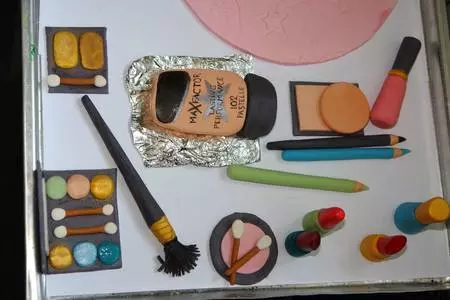 Торт "коробочка с косметикой" для юной модницы + бонус торт "лунтик и его друзья": шаг 14