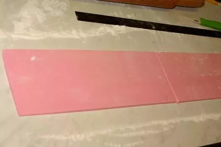 Торт "коробочка с косметикой" для юной модницы + бонус торт "лунтик и его друзья": шаг 20
