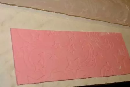 Торт "коробочка с косметикой" для юной модницы + бонус торт "лунтик и его друзья": шаг 22