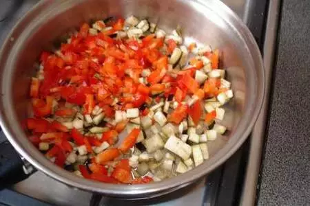 Домашние, цветные каннелони  запеченные в соусе из сельдерея: шаг 9