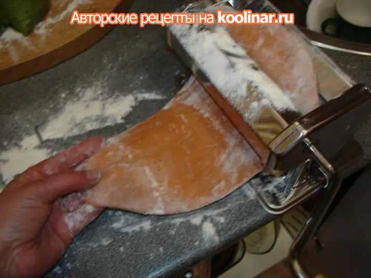 Домашние, цветные каннелони  запеченные в соусе из сельдерея: шаг 10
