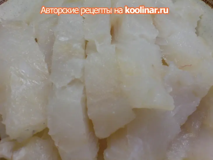 Салат из отварной белой рыбы и авокадо под сырно-укропным соусом: шаг 2