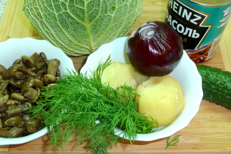 Грибной салат с картофелем в савойских лодочках: шаг 1