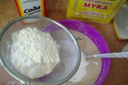 Маффины с бананом, кокосом и грецкими орехами: шаг 7