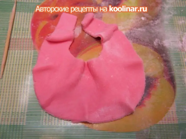 Двухъярусный торт  с мишкой ( подарок для самой маленькой): шаг 10