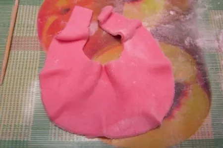 Двухъярусный торт  с мишкой ( подарок для самой маленькой): шаг 10