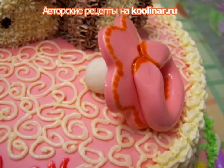 Двухъярусный торт  с мишкой ( подарок для самой маленькой): шаг 11