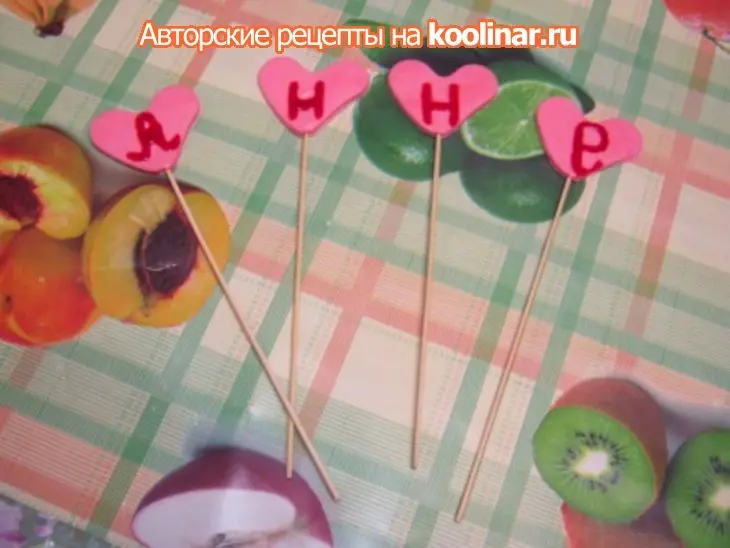 Двухъярусный торт  с мишкой ( подарок для самой маленькой): шаг 13