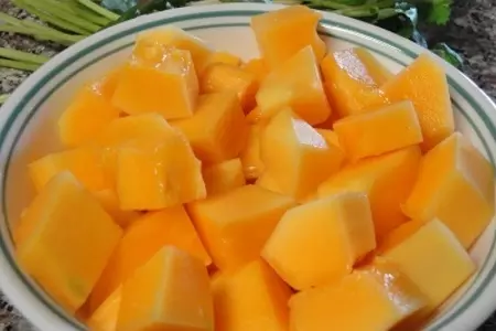 Крабовый суп с гребешками,грибами и папайей: шаг 5