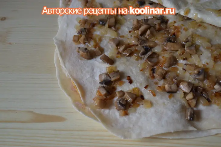 А-ля штрудель с курицей и грибами: шаг 4
