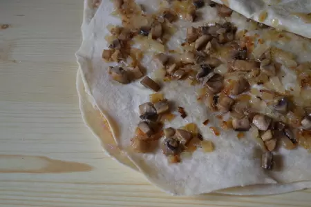 А-ля штрудель с курицей и грибами: шаг 4