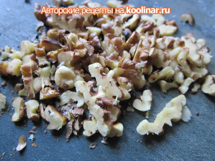 Зеленый салат с шампиньонами и сыром с голубой плесенью: шаг 5