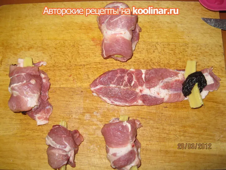 Рулетики с черносливом: шаг 3