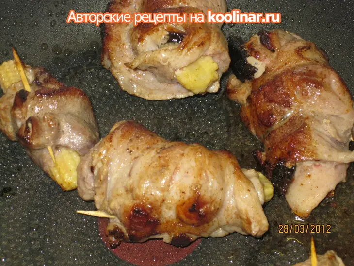 Рулетики с черносливом: шаг 4