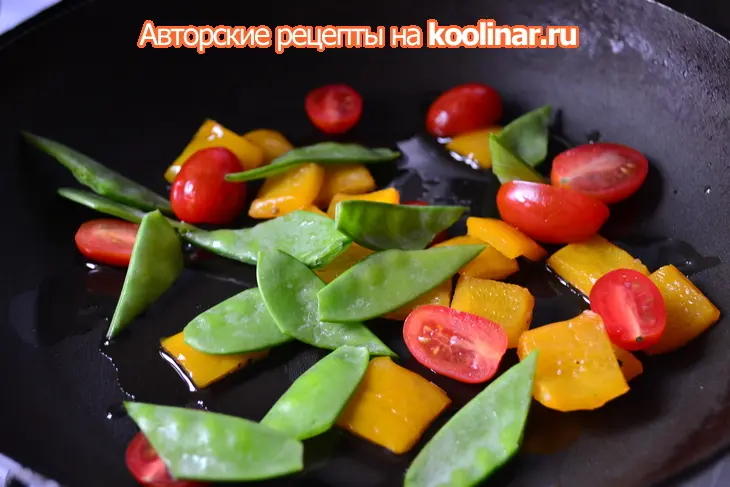 Пенне с горошком,сладким перцем и томатами-черри: шаг 4