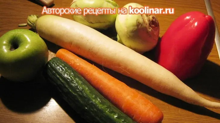 Супер-витаминный салат из кольраби: шаг 1