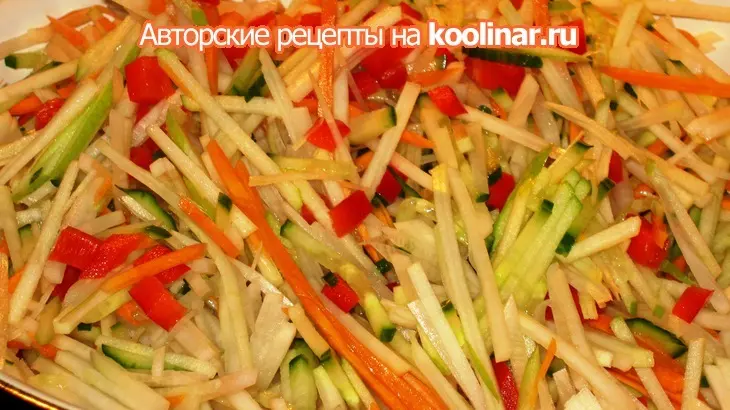 Супер-витаминный салат из кольраби: шаг 2