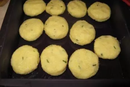Пшенные крупеники с яблоком и розмарином: шаг 1