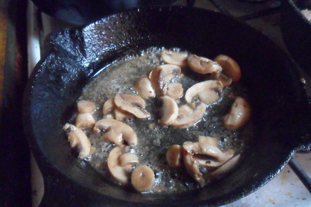 Куриная печёнка с грибами: шаг 4
