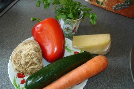 Салат из свежих овощей "радуга": шаг 1