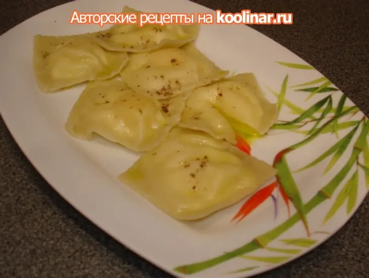 Равиоли с сыром рикотта, перепелиным желтком в трюфельном масле: шаг 6