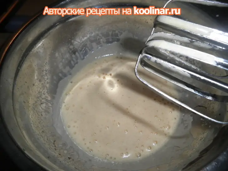Шоколадный торт-мусс с клюквенным желе  на основе из ореховой меренги: шаг 5