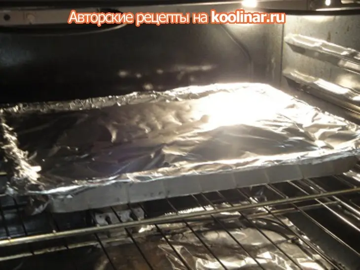 Мясо с картофелем и чесноком в духовке: шаг 5