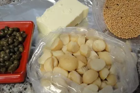Рыба с орехами и каперцами под горчичным соусом с вином: шаг 3