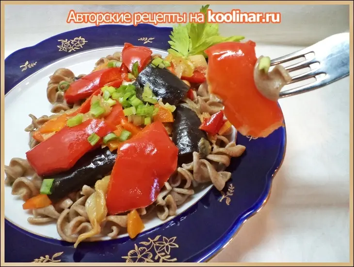 Яркие сочные овощи с ржаной пастой // так же идеально в пост: шаг 4