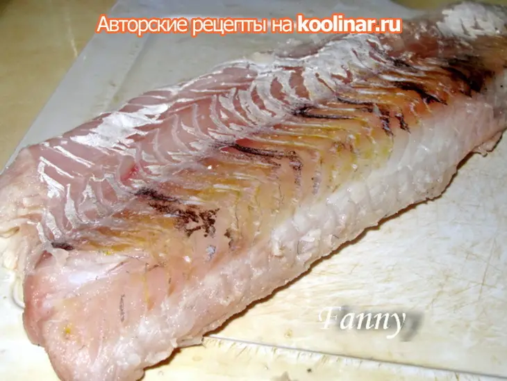 Судачьи заливные филейчики с овощами, зеленью, хреном и лососевой икрой: шаг 2
