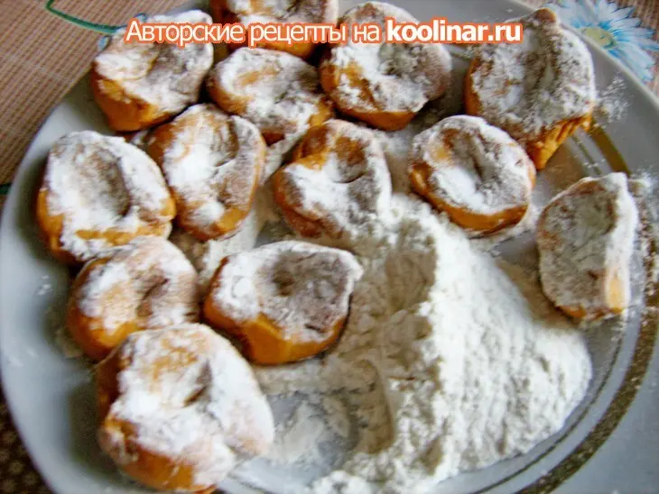 "красные" паровые вареники с творогом и паприкой: шаг 3
