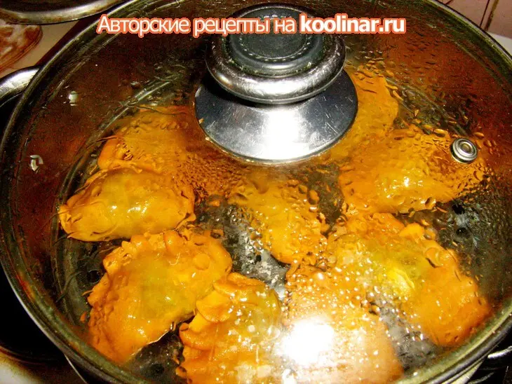 "красные" паровые вареники с творогом и паприкой: шаг 6