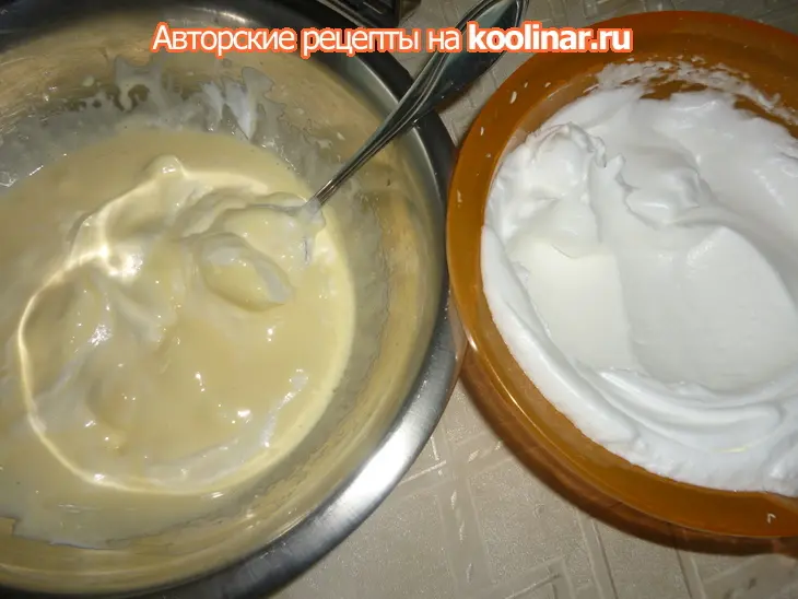 Торт бисквитный со сливочно- брусничным кремом: шаг 2