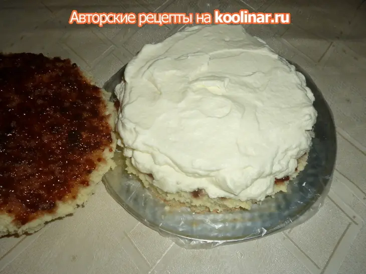 Торт бисквитный со сливочно- брусничным кремом: шаг 11