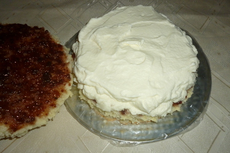 Торт бисквитный со сливочно- брусничным кремом: шаг 11