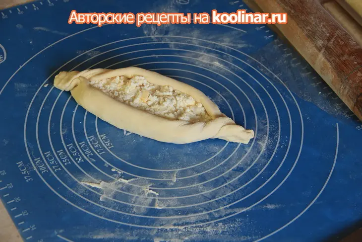 Аджарские хачапури из слоеного теста: шаг 5
