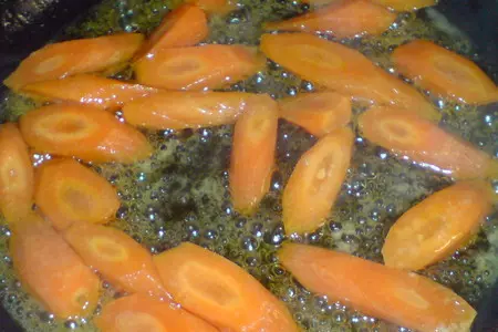 Тёплый витаминный салат из цветной капусты,моркови,чили и орешек-кешью.: шаг 3